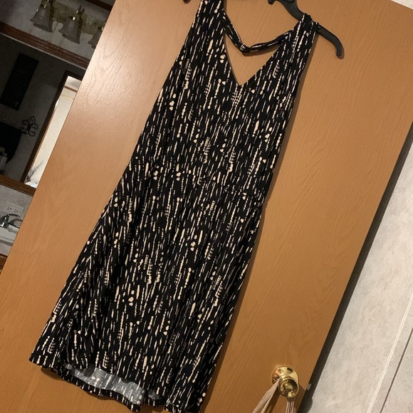 Dress - Picture 6 of 7